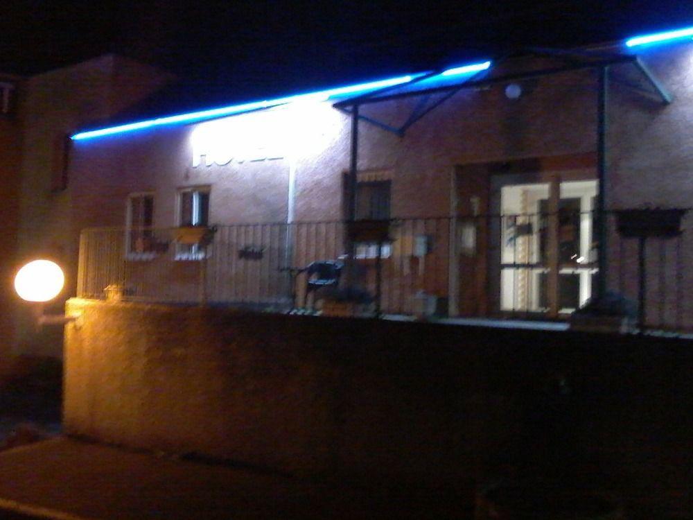 Hotel De La Tour Saint Etienne Sud Exterior foto